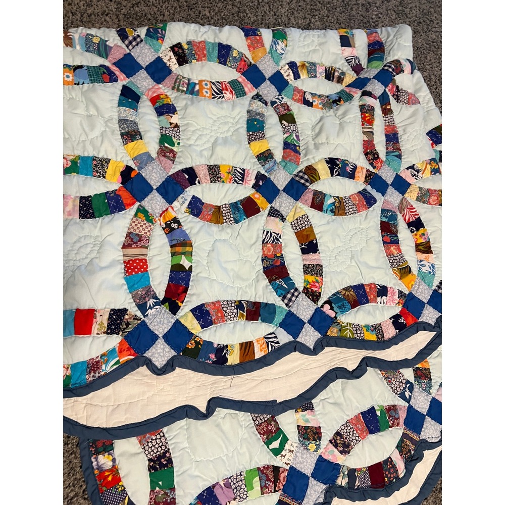 Vintage Handmade Double Wedding Ring Quilt Scalloped Edge Blue Multi 81" x 72" - Picture 9 of 12